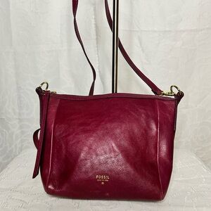 Vintage Fossil Sydney Cranberry colored  Leather Crossbody Bag.